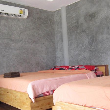 Charung Beach Hatrin Kültér fotó