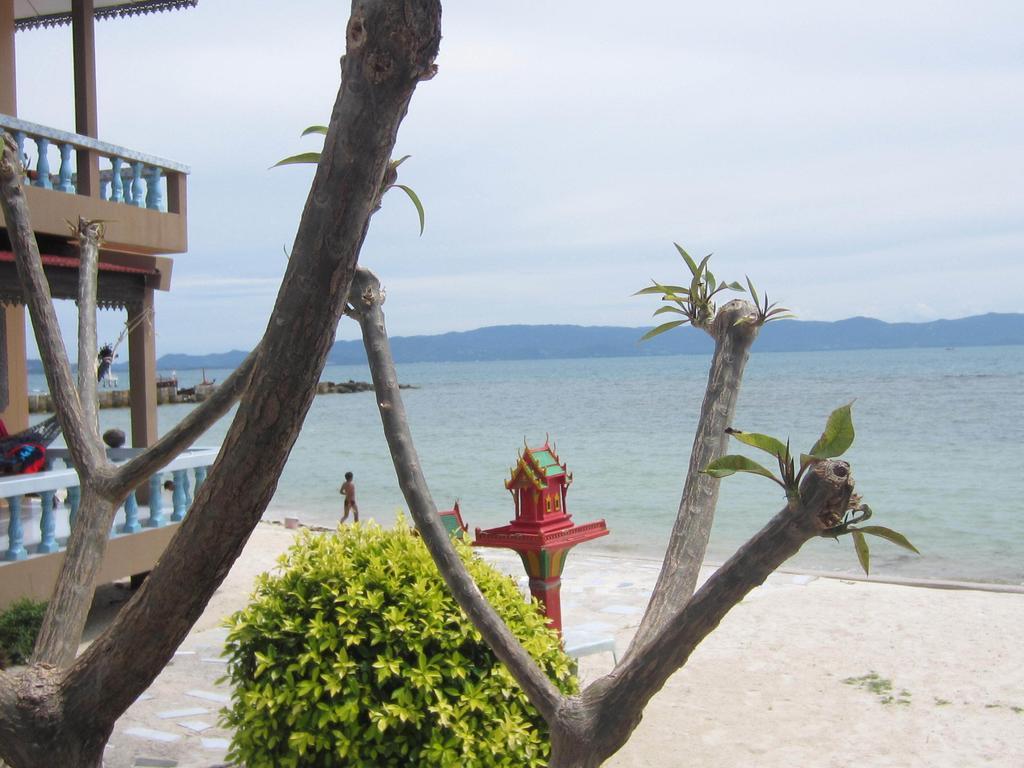 Charung Beach Hatrin Kültér fotó
