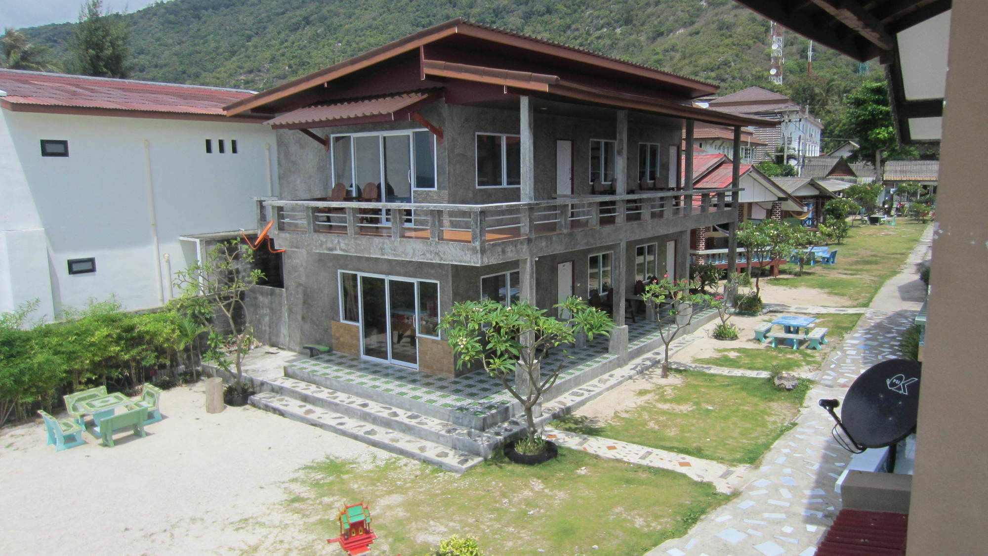 Charung Beach Hatrin Kültér fotó