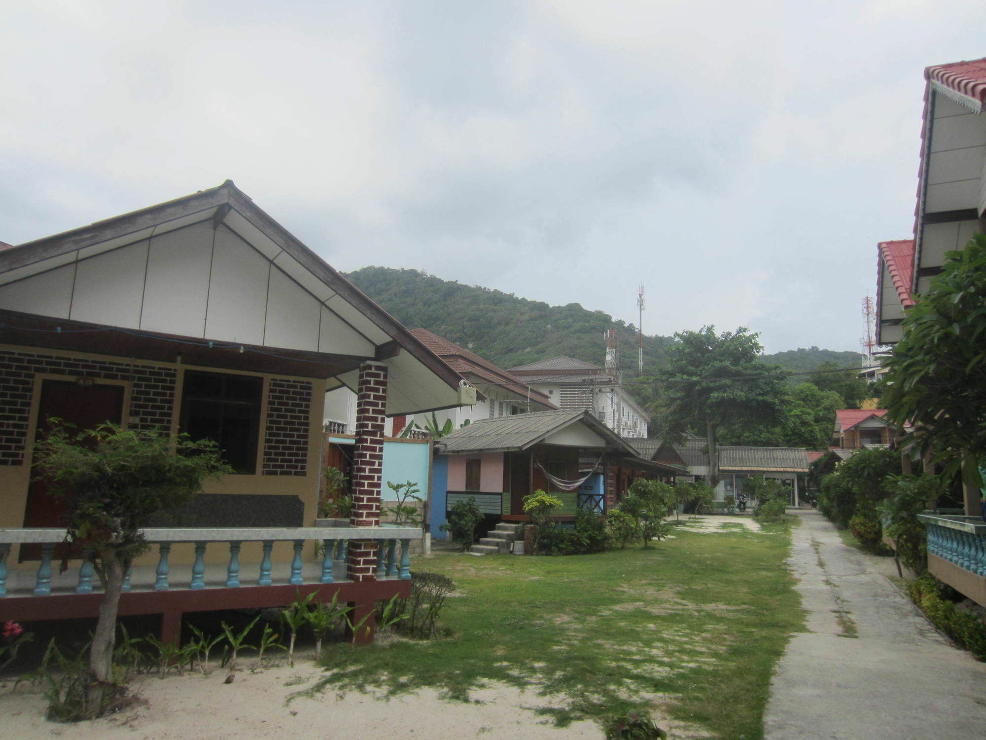 Charung Beach Hatrin Kültér fotó
