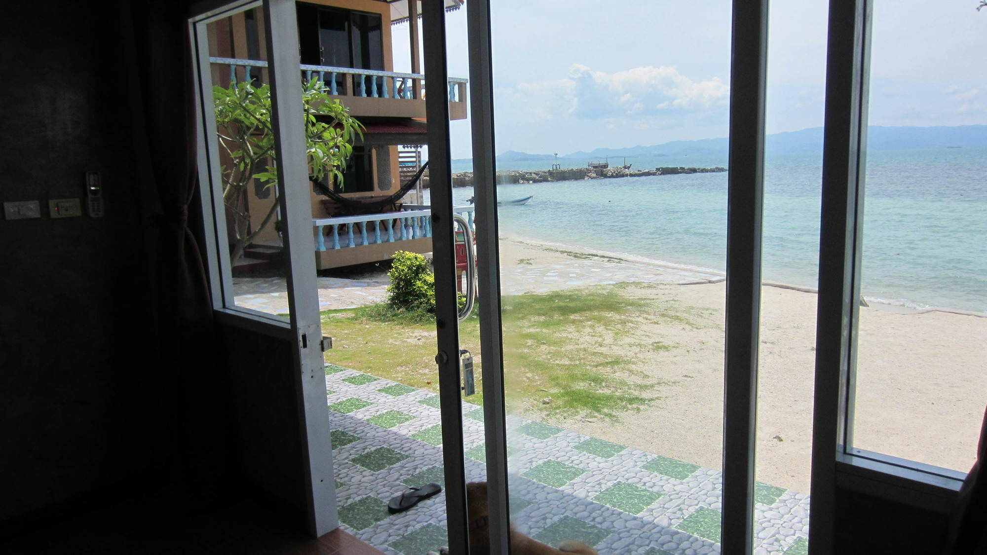 Charung Beach Hatrin Kültér fotó